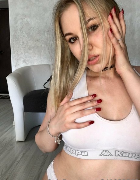 em1lly xxx hd porno bild