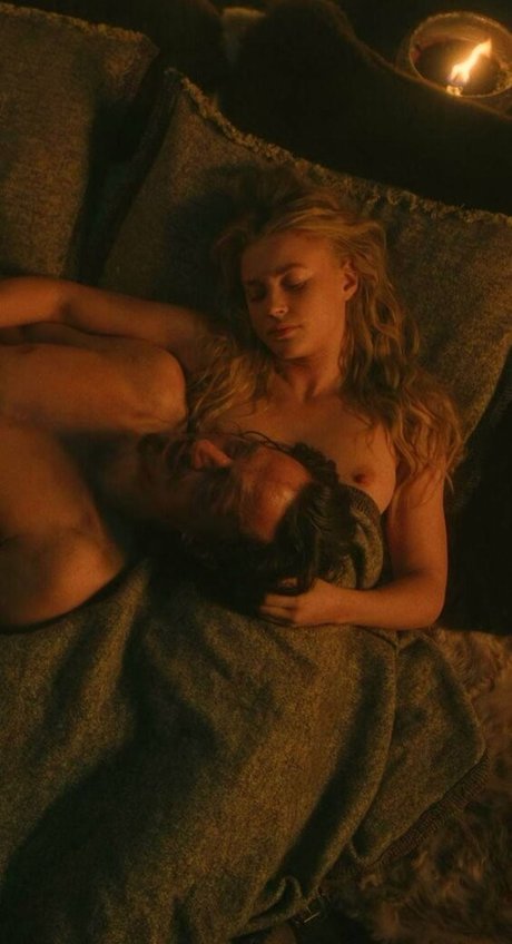 Jeanne Goursaud porno hübsche fotos