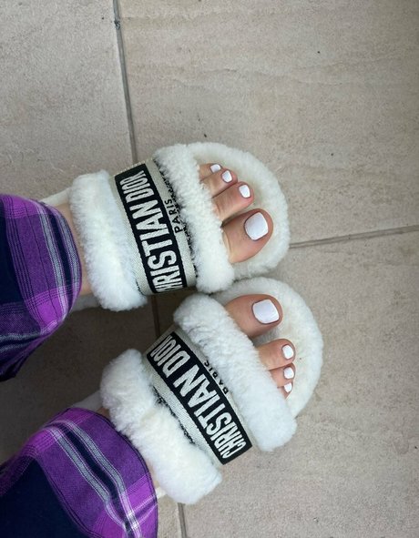 cutefeetyfeet sexy pornostar bild