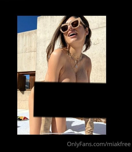 miakfree schauspielerin sexy bild