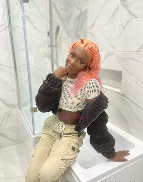 blackbarbiworld pornostar hübsche galerie