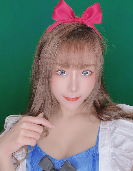 Uying schauspielerin erotische fotos