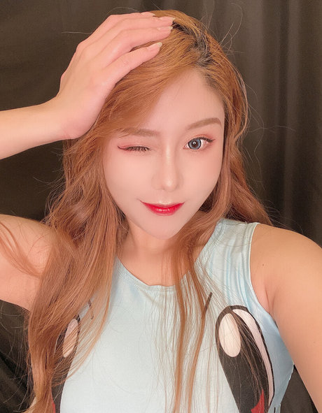 Uying hübsche porno foto