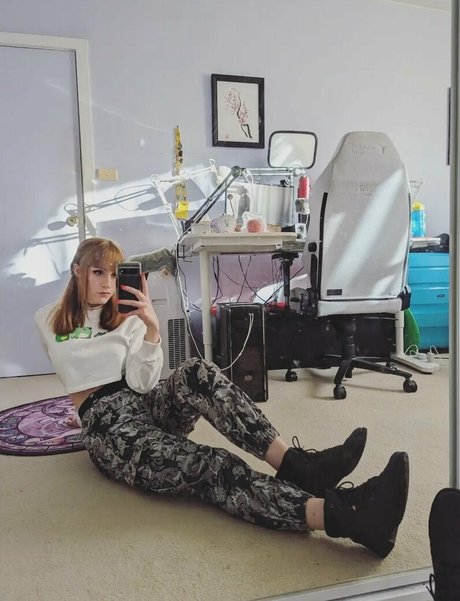 RaeRaeSenpai kunst sexy bild