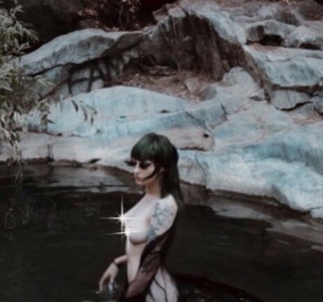 Fleshf1y exklusive nackte bilder