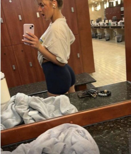 Sarah Lindstrom schauspielerin nackt fotos