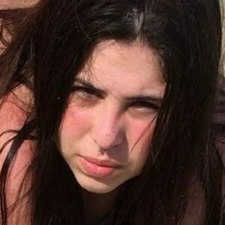 Larissa Peyerle perfekte xxx bild