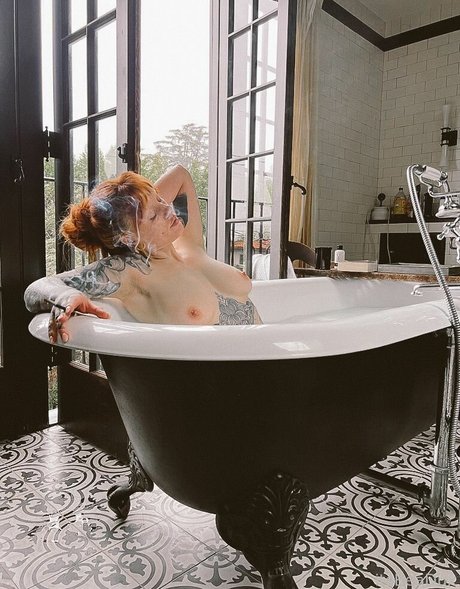 Itsbeadux nacktheit heiße galerien