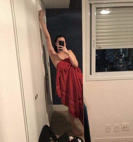 ellaarievilo model schöne bild