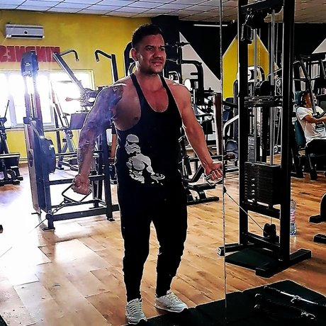 MuscleMonster erotische erwachsene bild