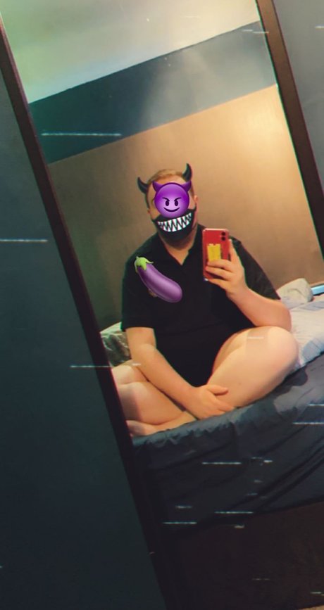 Shy Gay Cub erotische nacktheit archiv