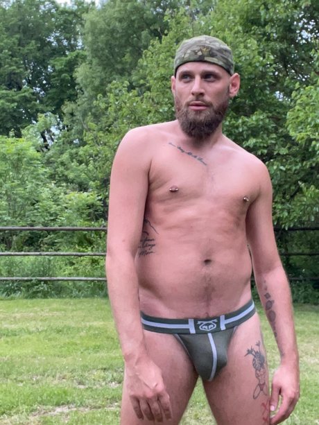 Eden Daniels model schöne bilder