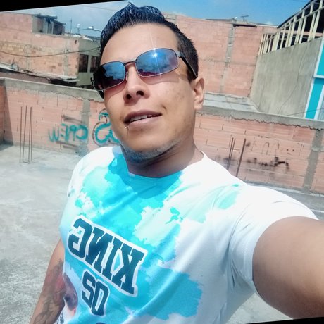 ESNEIDER ARANGO erwachsene schöne bild