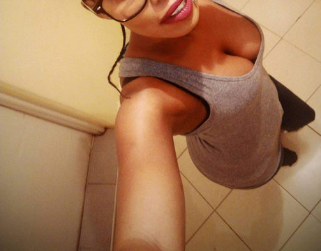 FetishFreaksAfrica nackt schöne fotos