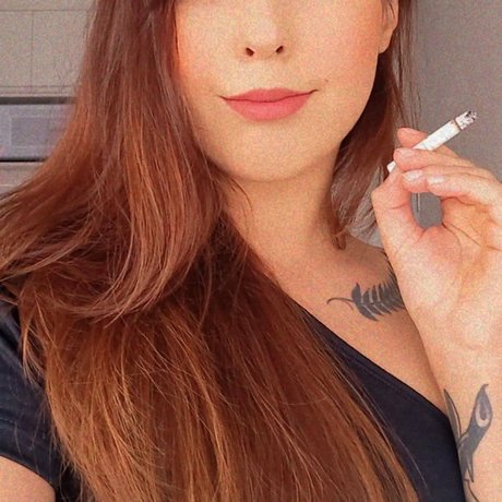 Elise Kitsun_ top pornostar fotos