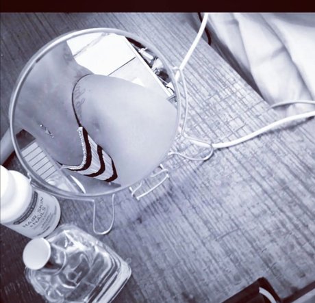 Nalah Nellss perfekte nackten galerien