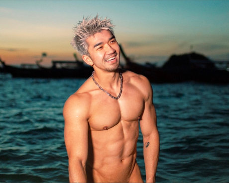 Daniel Zhang perfekte erwachsene bilder