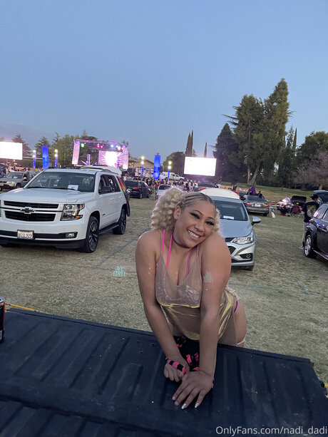 Nadi Hustle erwachsene top archiv