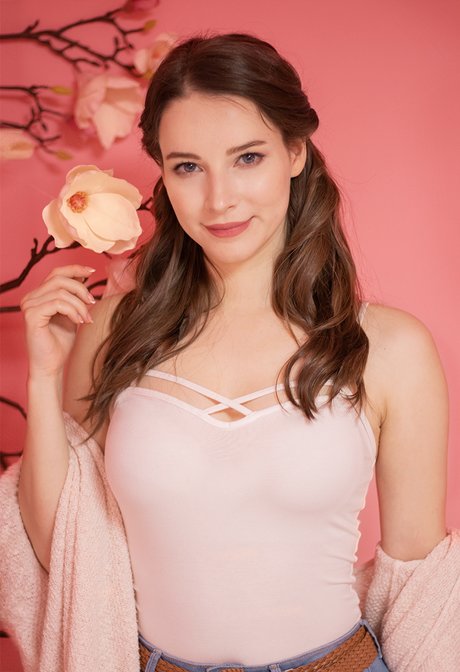 Enji Night hübsche heiße fotos