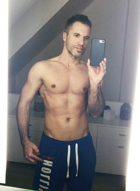 dji sexy kunst galerie