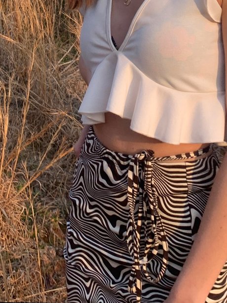 u223611483 model hübsche foto