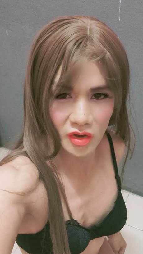 Izzy Emmy model xxx archiv