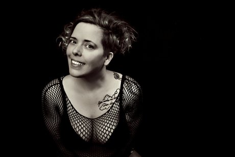 Carly Morgan nackt pornografische foto