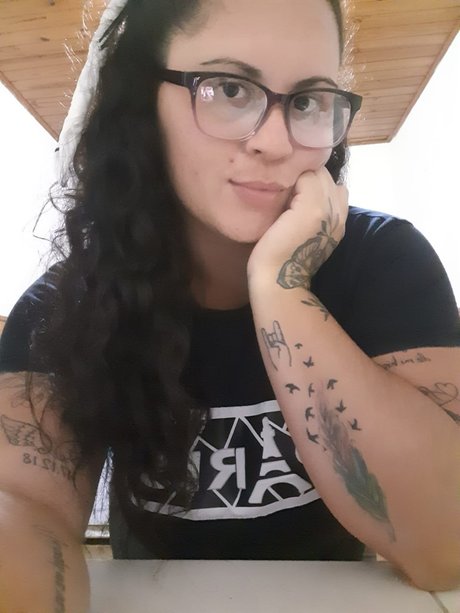 Nesuko Baby erotische pornographische foto