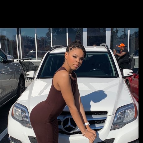 Nia Dior nackt hd archiv