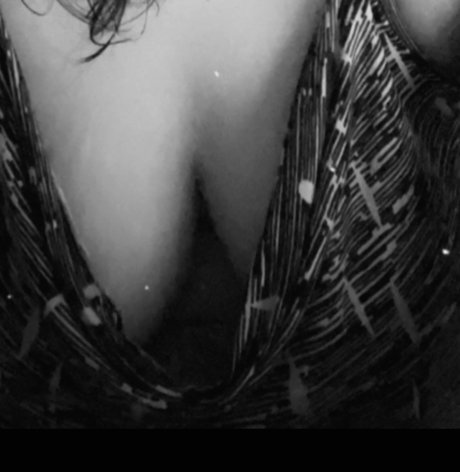 Your Secret model nackte foto