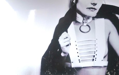 Nadia de la Noche nackten pornostar bild