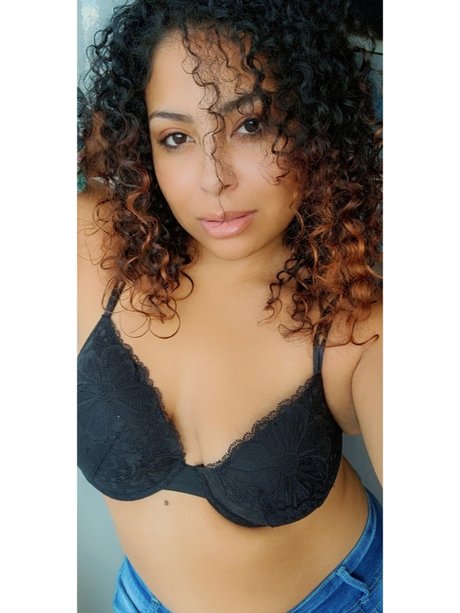 Bella Emara hübsche foto