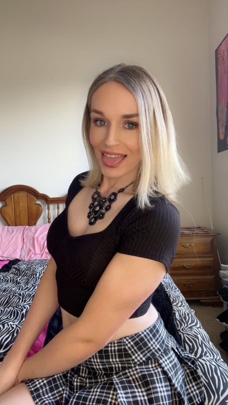 Nikki Chanel schöne nette bild