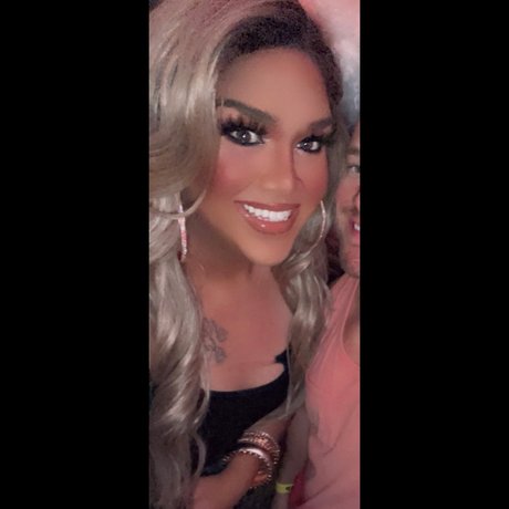 Nikki Avalon schöne heiße bild