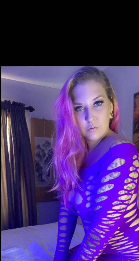 Nikki Pinx erwachsene pornostar bild