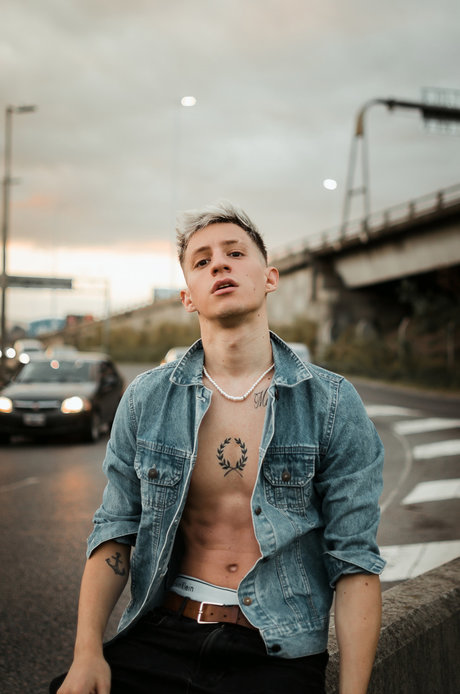 NICO VOUTRINAS erotische porno bilder