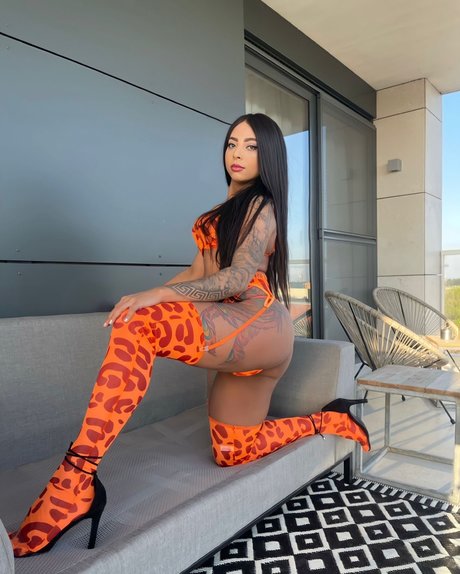 Nicolly lins nacktheit erwachsene bilder