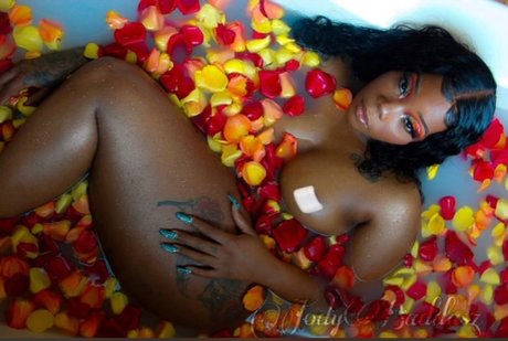 Jodybaddasz pornostar kunst foto