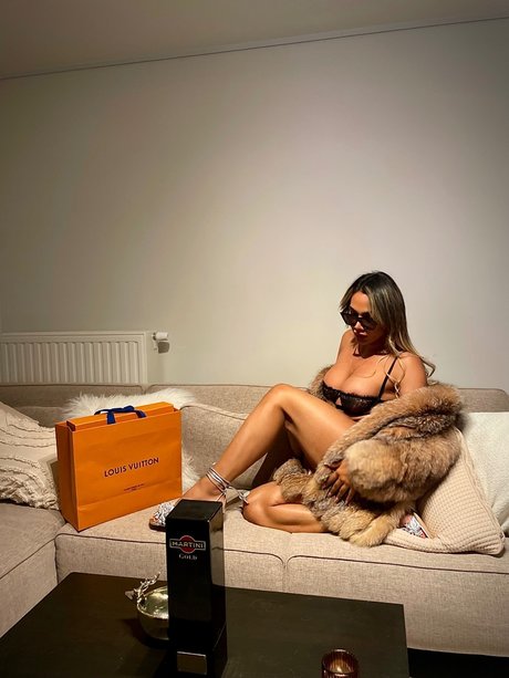 Ailyn Osorio freie akt galerien