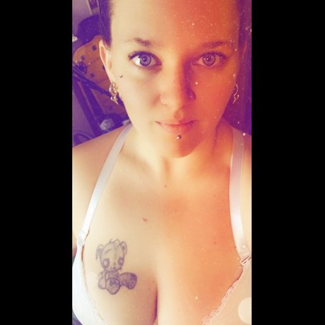 Roxy Stark model nackte galerie