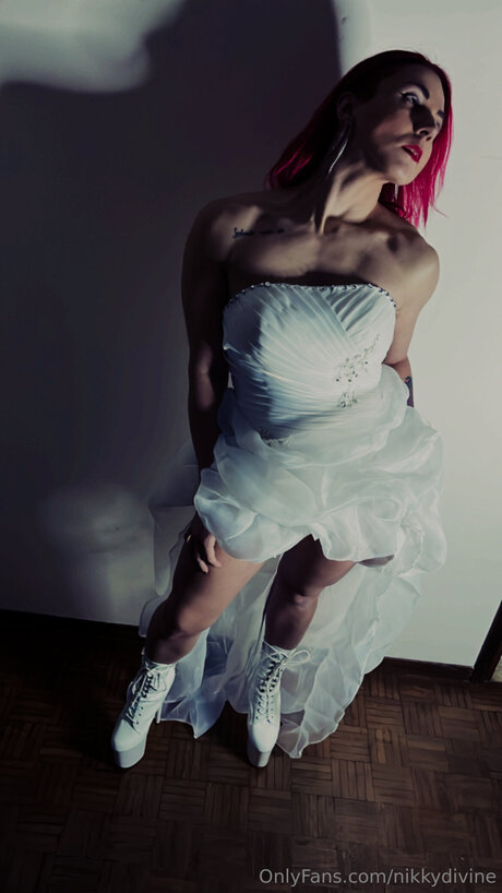 Nikky Divine beste nacktheit galerie