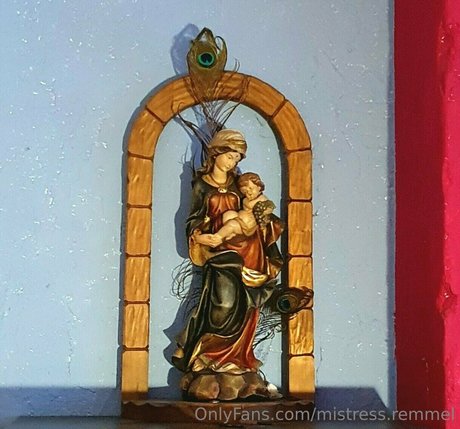 mistress remmel model porno fotos