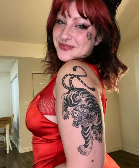 nek0mama model hd galerie