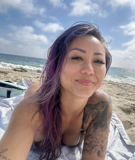 Cynthia Leu exklusive freie bilder