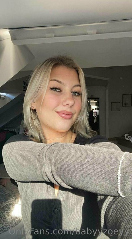 babyyzoeyy hübsche kunst foto