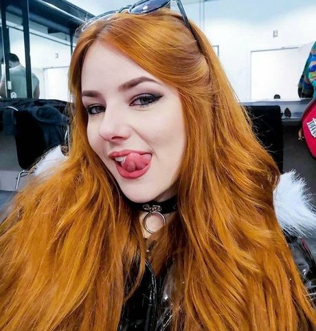 Ash Millman model sexy fotos