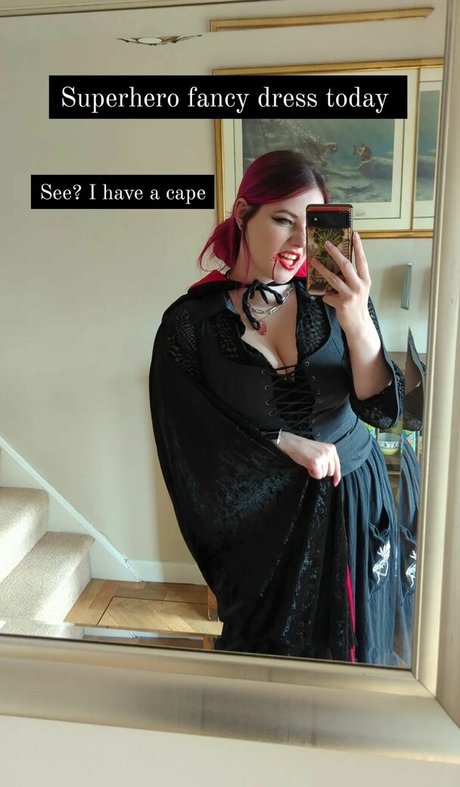 Ash Millman model top fotos