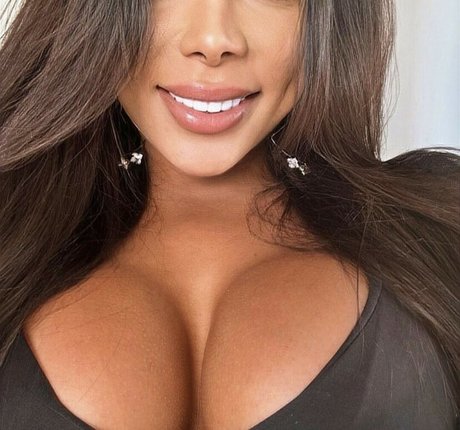 Aghata Ambrozio heiße pornografische bilder