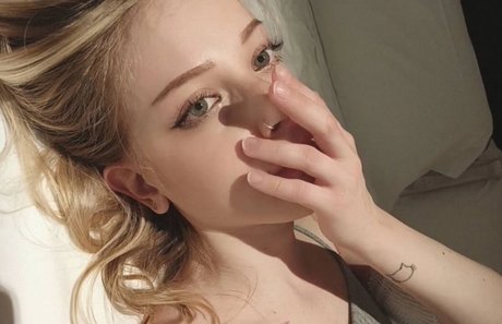 kurvige teen-onlyfans heiße bild