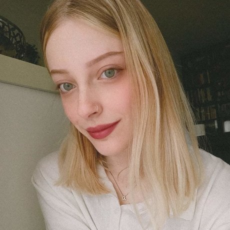 Agnese Innocente nacktheit pornografische galerie